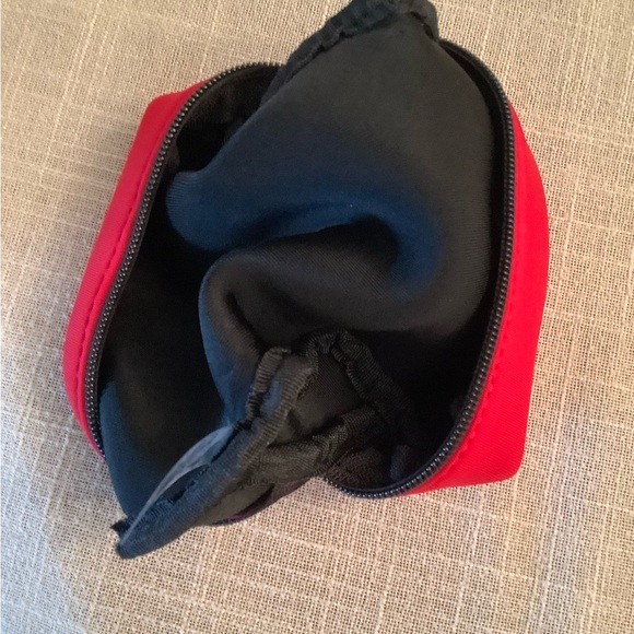 FIRM PRICE Chanel Rouge Allure Ink Fusion Small Cosmetic Bag - Picture 5 of 5